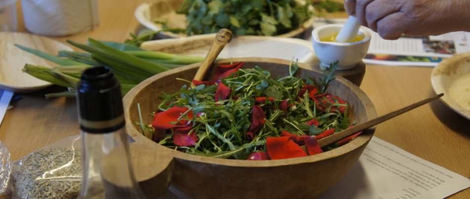 medieval cooking salad with rose petals